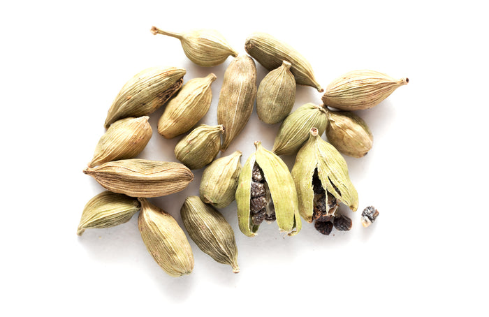 Cardamom Pods vs. Cardamom Seeds